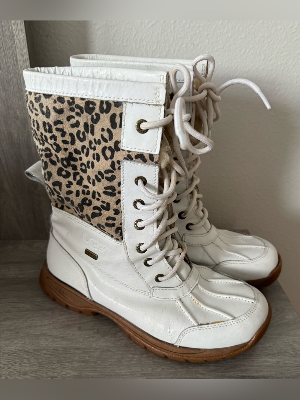 UGG. Women's UGG Adirondack III Quilt waterproof winter boots—white leather with